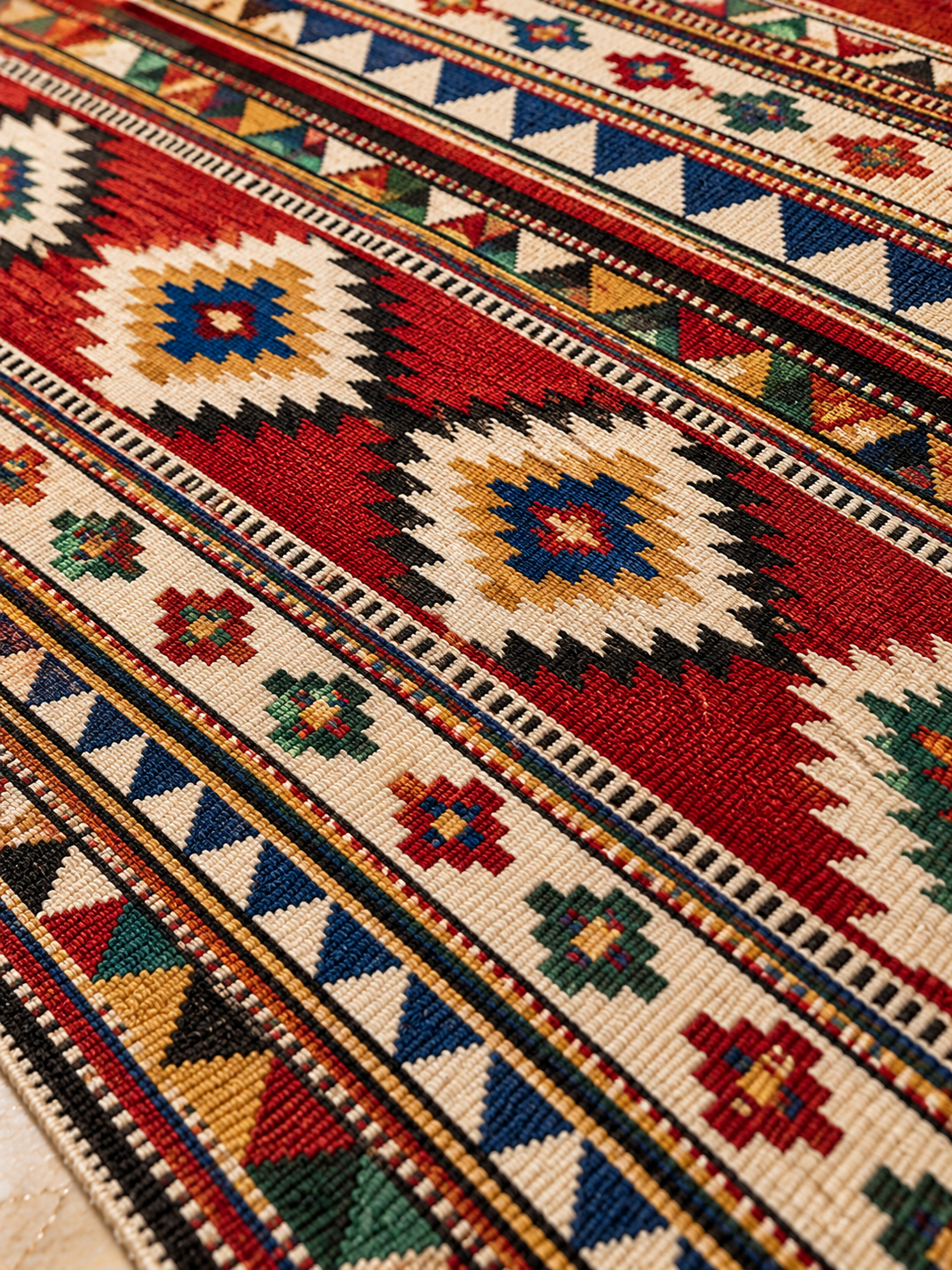 Sadu collection: Handwoven flatweave runner with a geometric pattern