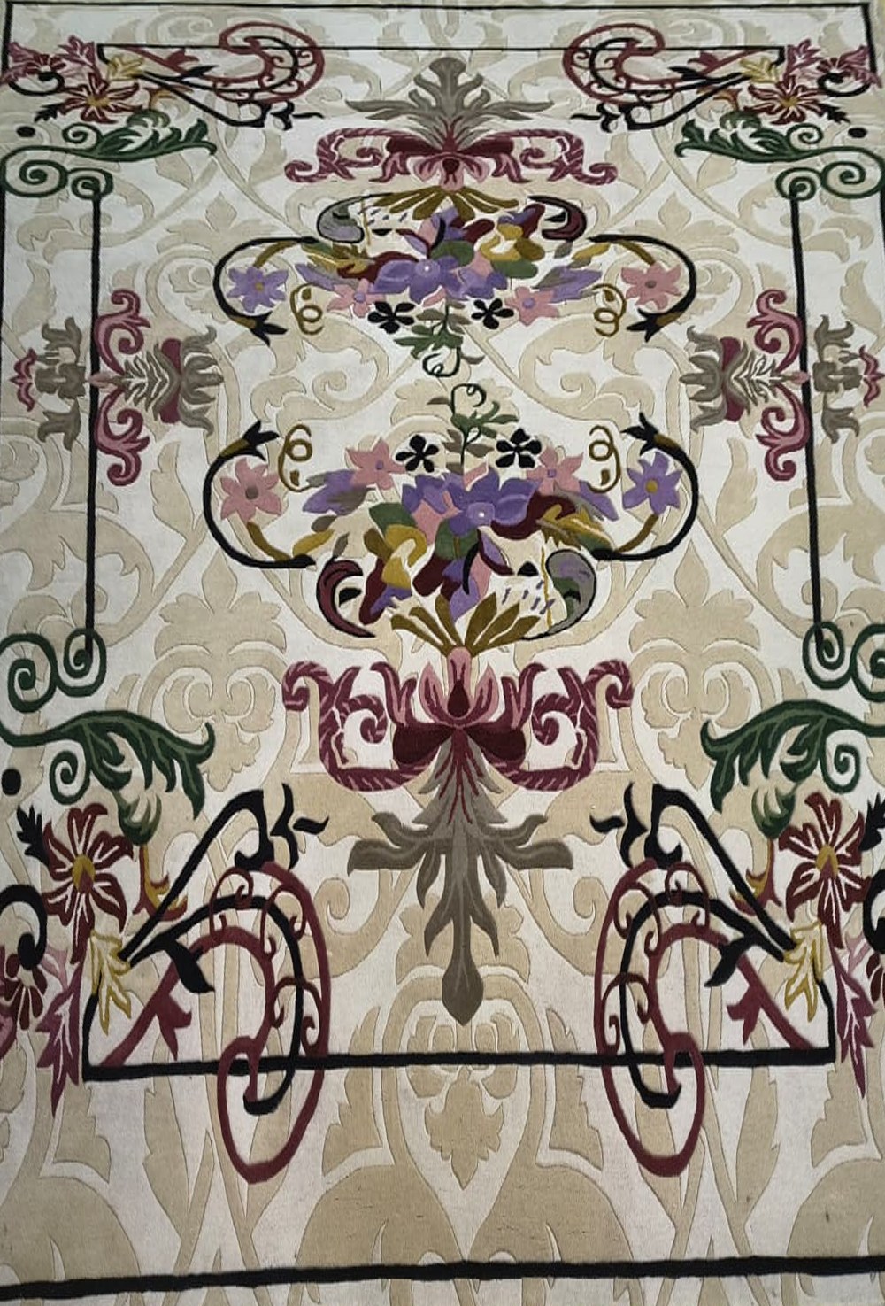 Hand-tufted rug 1